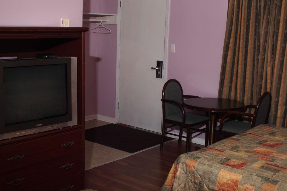 Colonial Motel Chatham-Kent Buitenkant foto