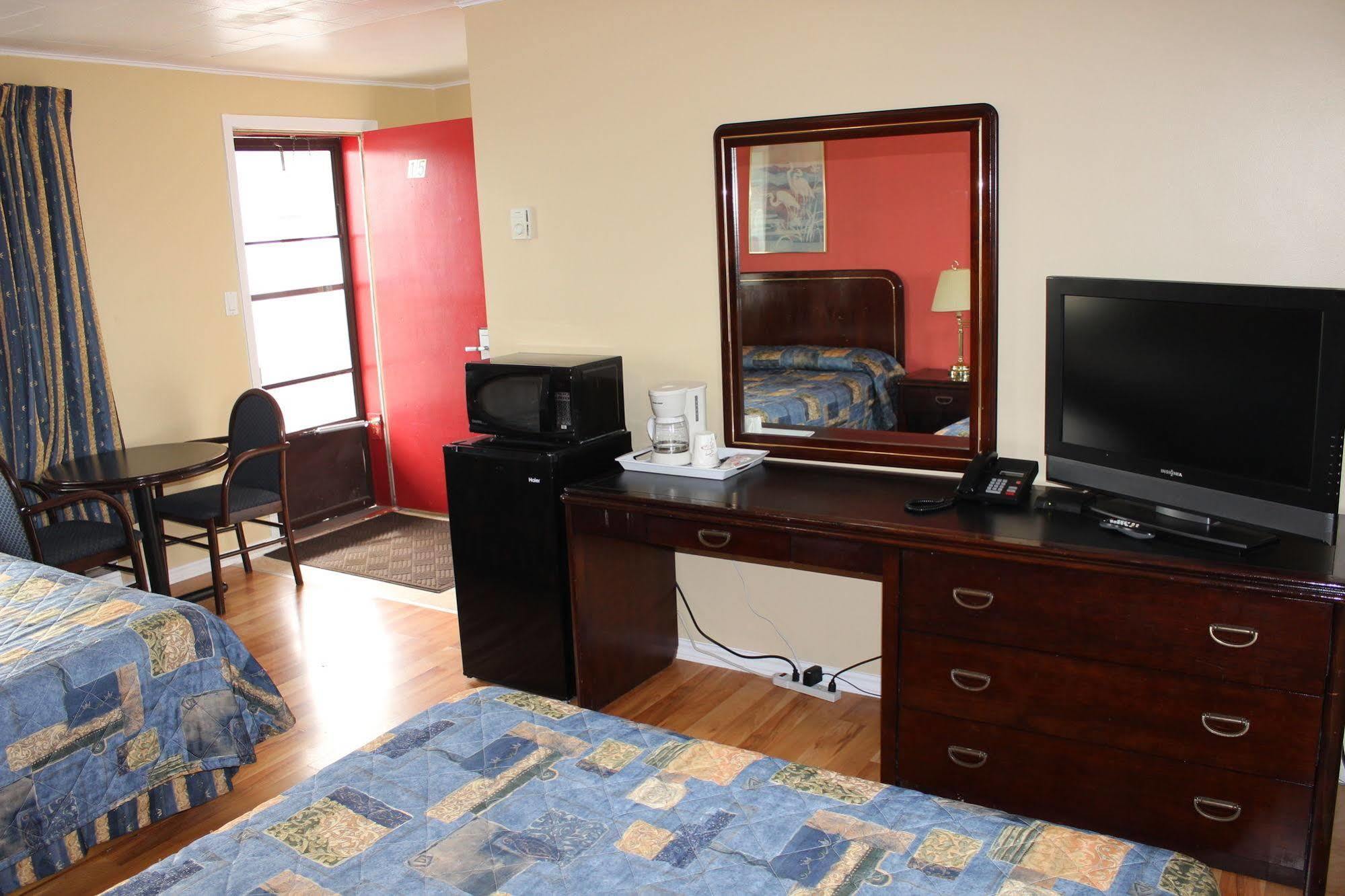 Colonial Motel Chatham-Kent Buitenkant foto