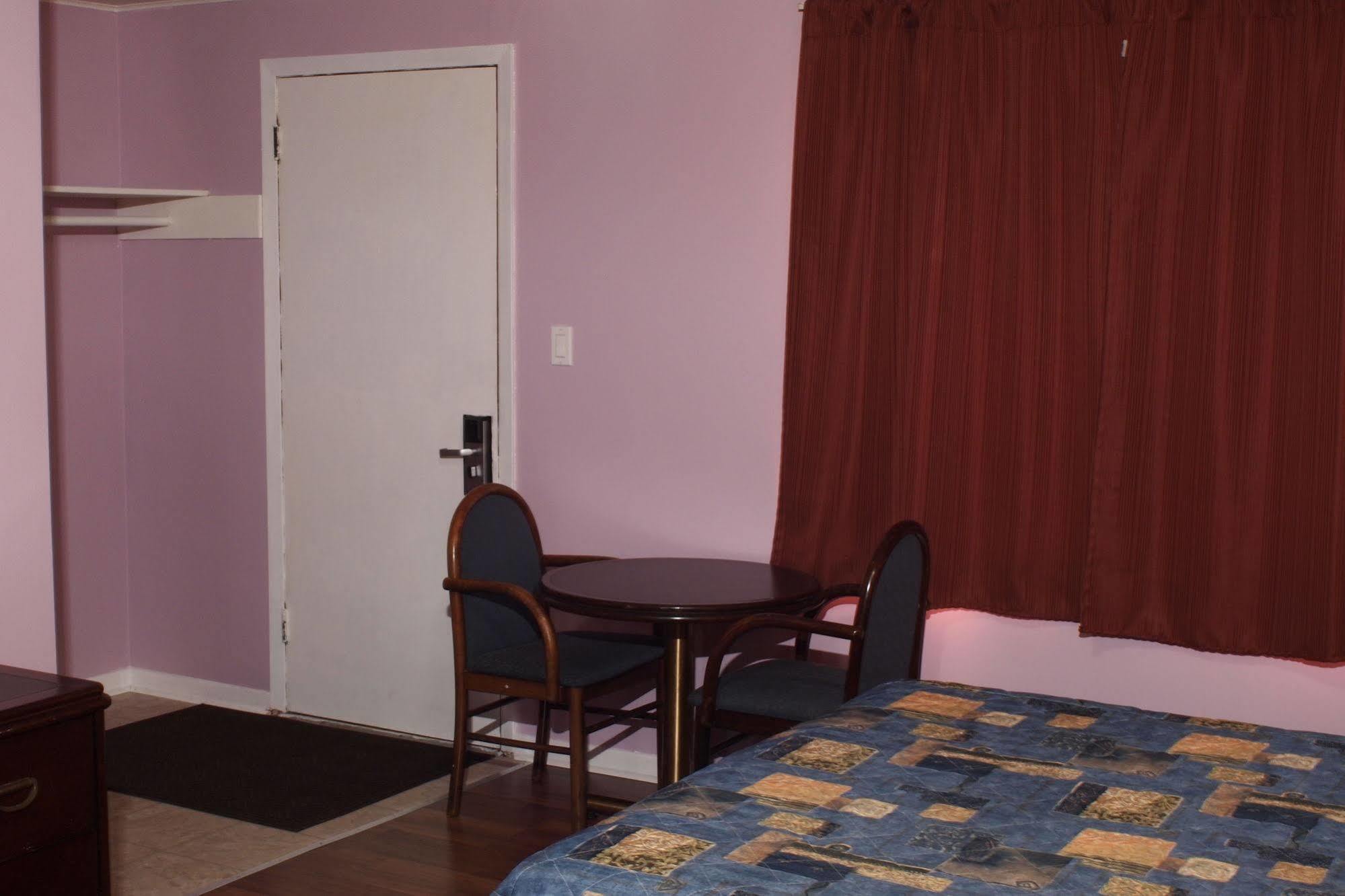 Colonial Motel Chatham-Kent Buitenkant foto