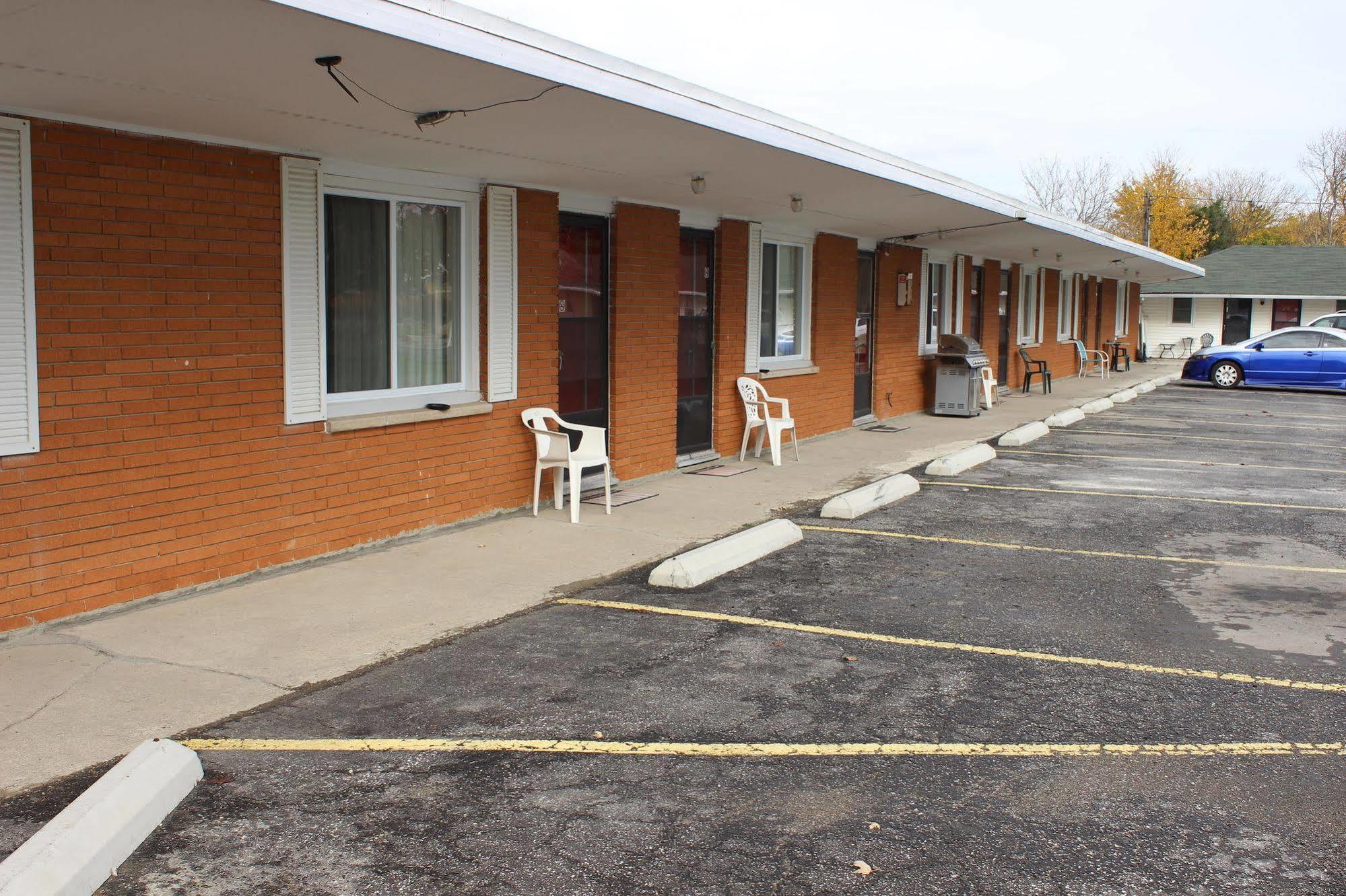 Colonial Motel Chatham-Kent Buitenkant foto
